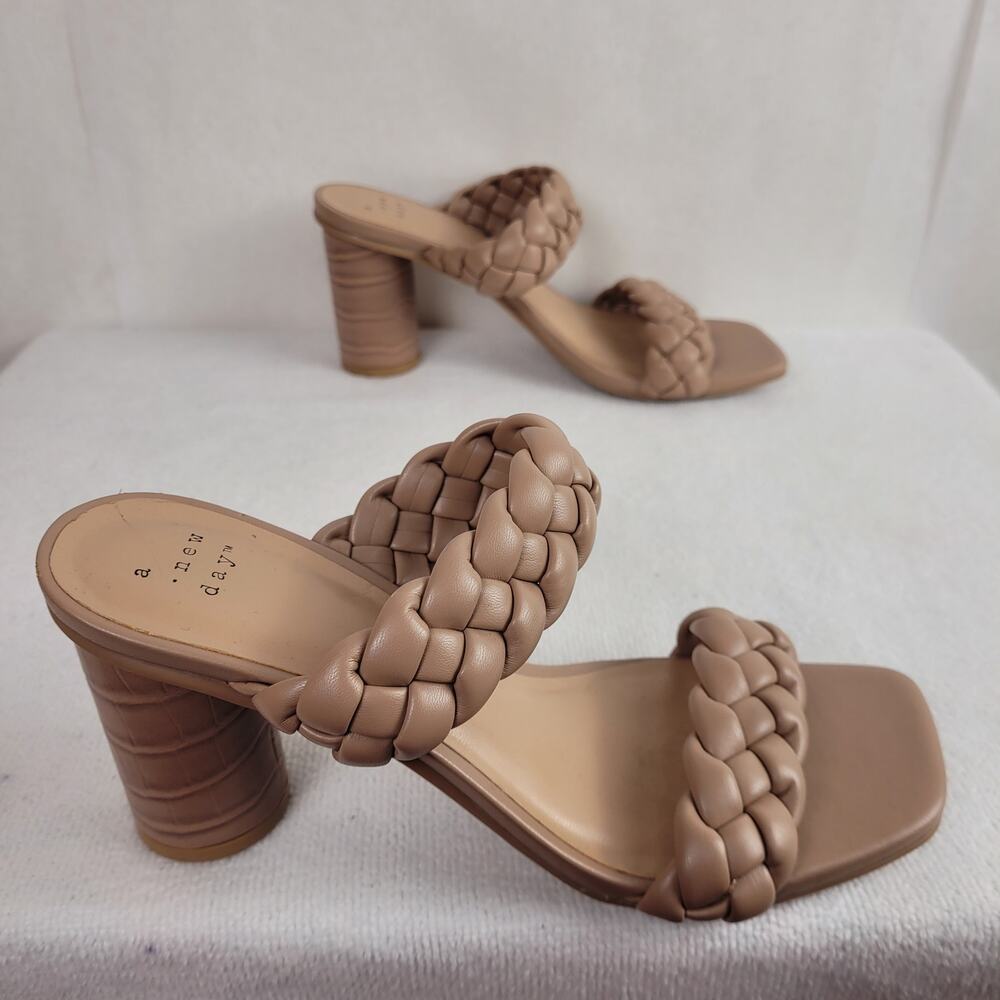 A New Day Womens Tan Vegan Leather Braided Strap Stacked Heel Sandals Size 6.5 - Picture 3 of 6